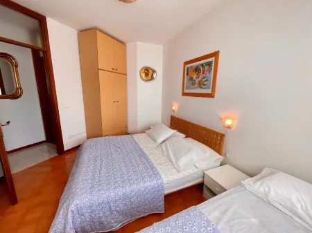 Lovely Flat with Sea View Отели в г. Каорле