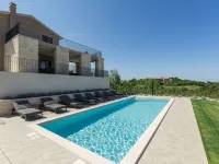 Istriana - Pool