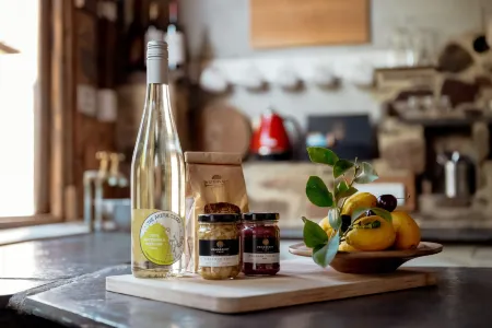 Bed in a Shed Отели в г. Садлворт