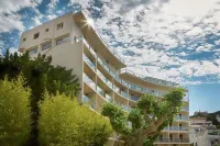 Dynamic Hotels Caldetes Barcelona Hôtels à proximité de : Col·legi Públic Torre Llauder