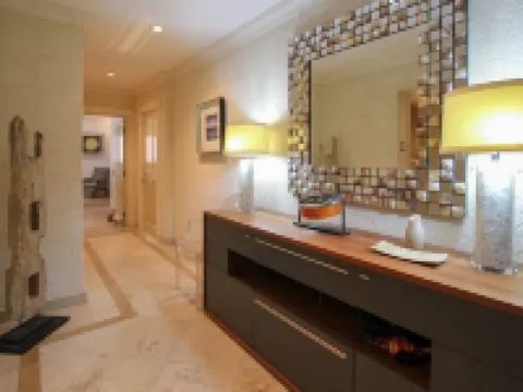 Beachfront Luxury Modern 2-Bed Apt with Pool by BSL Rentals Hoteles en Durants