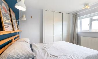 Charming 4 Bedroom Home Near Oxford!