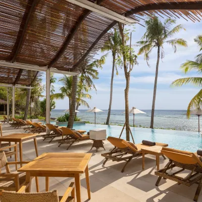Semaya Beach Resort Отели рядом с достопримечательностью «Пляж Атух»