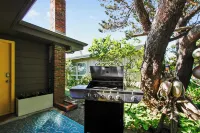 Modern Love by AvantStay Serene Home in Arch Cape w Large Yard in Great Location