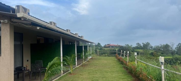 The Breeze Valley Hotels in Satara