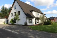 Hotel Zur Treene Hotels in der Nähe von Modellbahn-Zauber