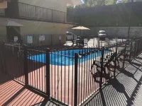 Smoky View Inn - Kolam Renang