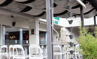 Hotel Century Plaza - Housity