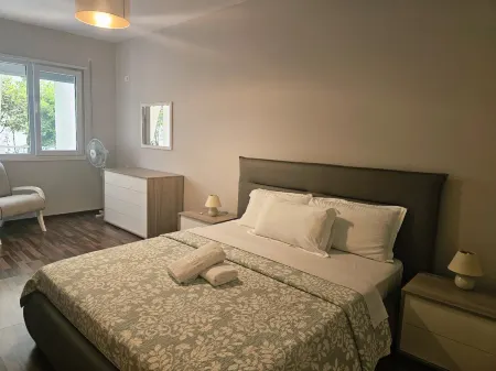 Beachfront Sion Sarande Apartment Отели рядом с достопримечательностью «Mango Beach»