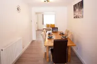 Cozy 3-Bedroom Home in Luton - Homestays