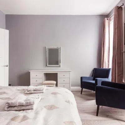 北中倫敦度假屋/ 可住8人/花園/無線網絡 白鹿巷附近的飯店