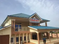 Nyaboa Hotel Hotels in Botsomtwe