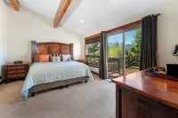 Lake View Stylish Timber House - South Lake Tahoe. Nevada
