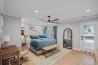 Waterfront Lake Norman Home w/ New Pool & Spa, Sleeps 14 with 6 king beds +