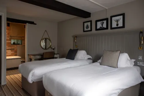 The White Hart Ford Hotels in Castle Combe