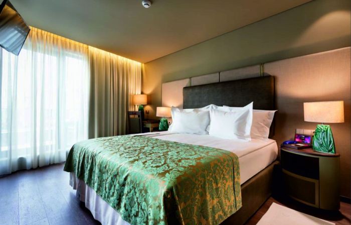 Hotel Jaguar Oporto - Airport to Hotel and City is a Free Shuttle Service