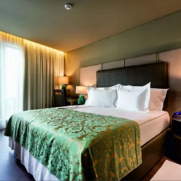Hotel Jaguar Oporto - Airport to Hotel and City is a Free Shuttle Service