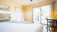 Dreamy Luxe Pool Retreat - 3BR in Urban Campbell