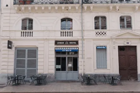 Le Maje Hostel Отели рядом с достопримечательностью «Университет Поль-Валери Монпелье 3»