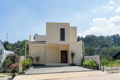 Lavender Rooftop 3Br Villa with a Heated Private Pool