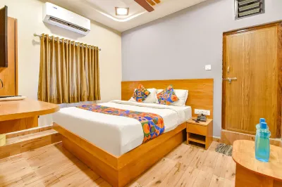 FabExpress Gokul Villa Hotels near Shree Kashmira Mahadev Mandir