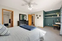 Charming Home with RV Parking - 30 Miles from Rmnp!