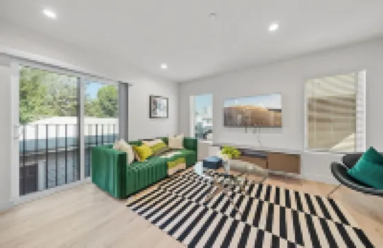 ซีรีน เอสเคปส์ ฮอลลีวูด