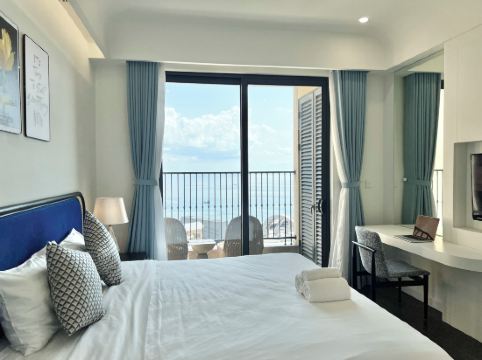 Nice Seaview-Kiss bridge-Firework-Sunset