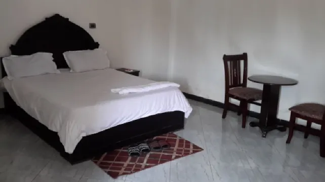 Melat Guest House - Pensions