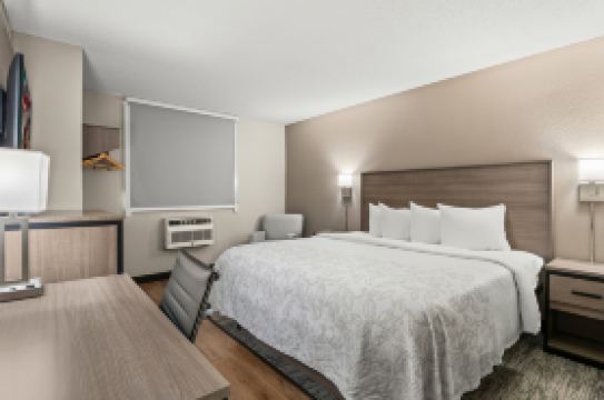 Red Roof Plus+ Belleville