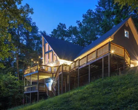 Lake House Near Lookout Mt,  Theater, Gym & Arcade Hotels in Dade County