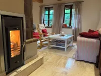 Romantic country house with thatched roof and park-like garden + free laundry package. Hotels in Trent