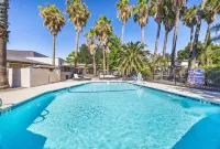 Prodigy Hotel, a Days Inn by Wyndham - Pools