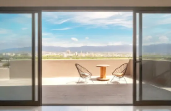 Unique Apartment.Beautiful brand new apartment 7 blocks from the city center