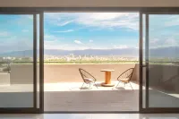 Unique Apartment.Beautiful brand new apartment 7 blocks from the city center