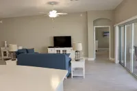 Designer home minutes from Eastport area, near 7 golf courses, & pet friendly!