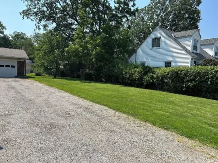 Charming House Right Outside of the Historic Harbortown, Close Walk to Downtown Отели в г. Вермилен