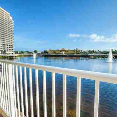 Perfect views! Incredible experience! Best onsite restaurants and shops! Others