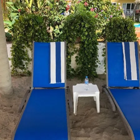 BEACHFRONT on a Budget! ~ Condo Sereno ~ Low Beachfront Rate!