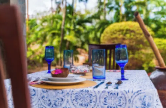 Spacious private villa apartment with pool & 5 min walk to the beach