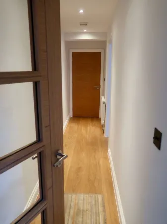 REFURBISHED! Townhouse studio apartment Отели рядом с достопримечательностью «Королевские ботанические сады»