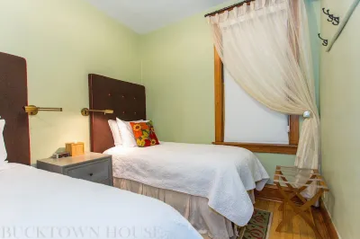The Bucktown House - Suite #4 - Heart of Wicker/Bucktown, 10 minutes to downtown Hotel a 