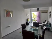 Kinetious Nisous Stylish Apt, Pool, near the Beach Hotels in Kinéta