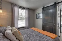 Experience Tiny Home living near Yellowstone Các khách sạn gần Upper Mesa Falls