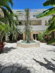 “Coastal Bliss: Stunning 2-Bedroom Condo with breathtaking Beach and Pool Views”
