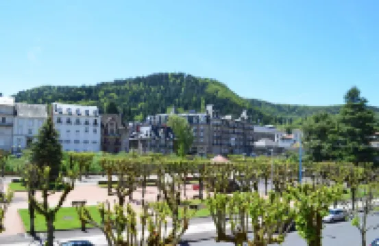 Very Nice Apartment 100 m² /  / Town Center / Ideal Cure