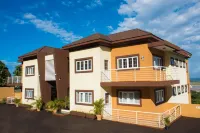 LaVue – Modern Condo w/ Queen Bed + Oceanview Hotels in 