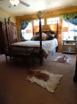 MegaCabin on a 40-Acre Wildlife Preserve, Exotic Animal Sanctuary  & Horse Ranch