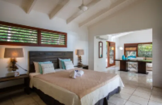 My Sunny Place; private villa with gorgeous 180 degrees ocean view & pool