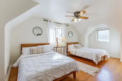 Stylish 4 Bedroom Home minutes from Downtown Champaign & Campus Hotels in der Nähe von Champaign-Urbana Tenant Union